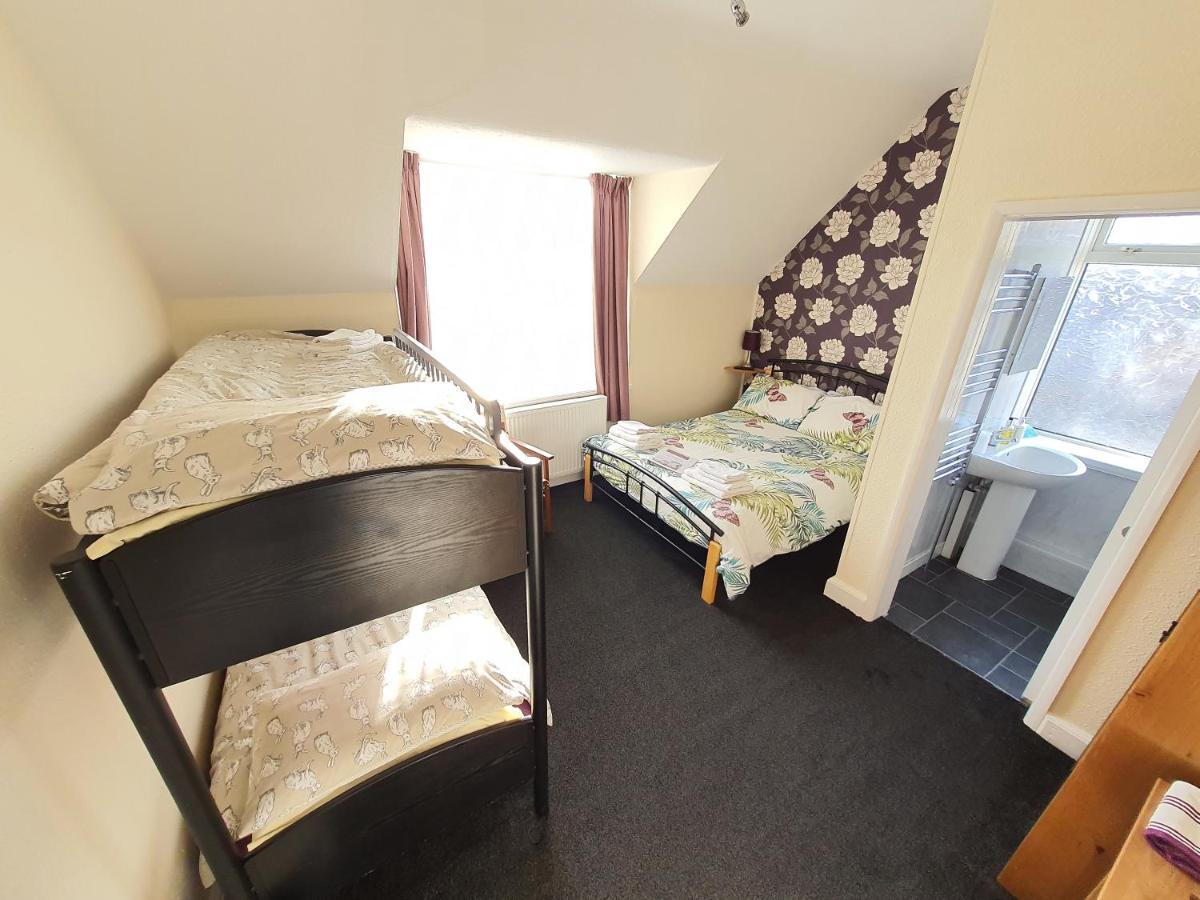 Bed and Breakfast Caxton House Скегнесс Экстерьер фото