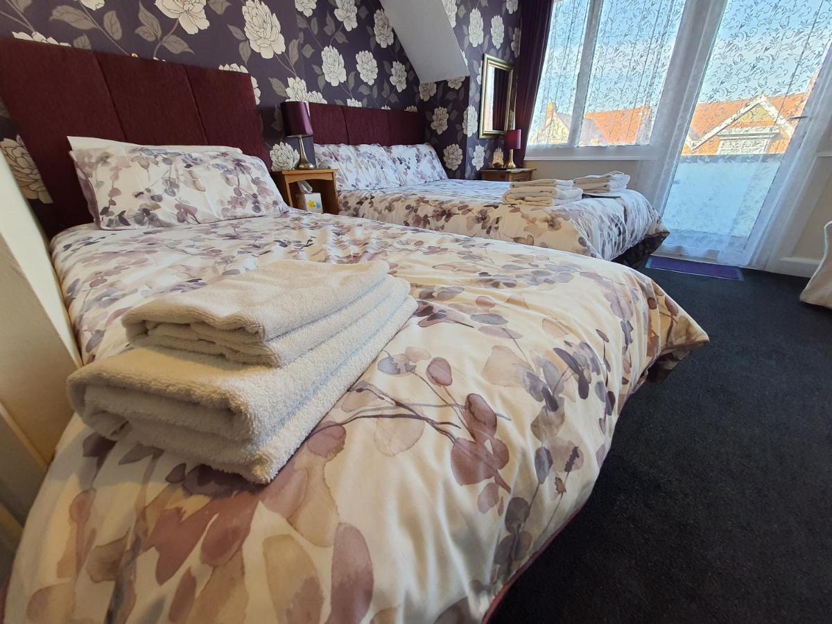 Bed and Breakfast Caxton House Скегнесс Экстерьер фото